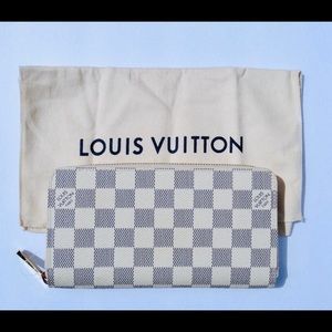 Louis Vuitton Zippy Wallet